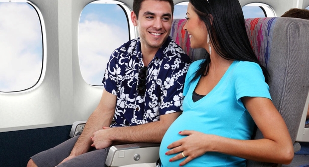 Phụ nữ mang thai đi máy bay AirAsia 